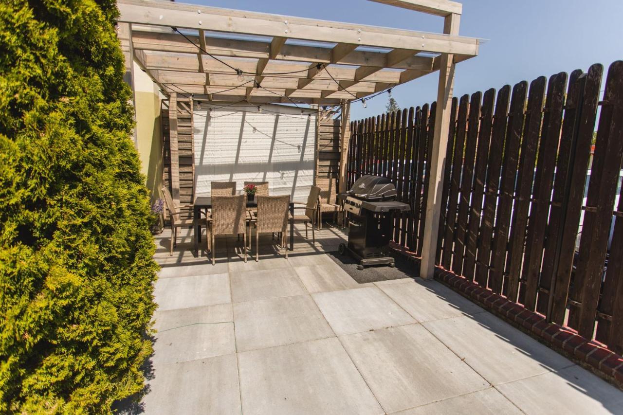 Livin Leba Hotel Exterior photo